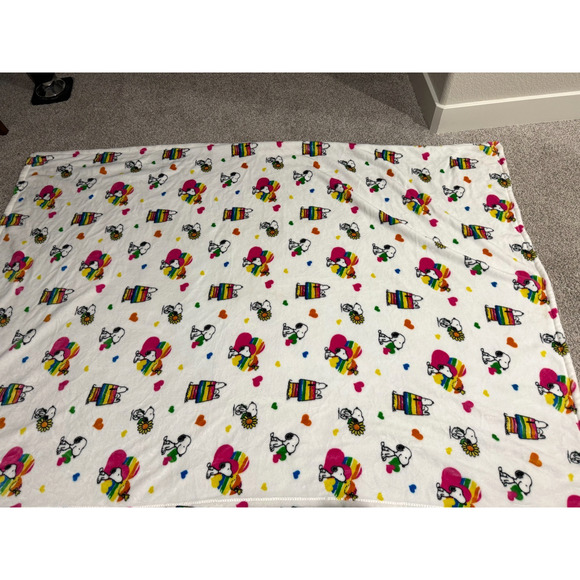 Peanuts Snoopy Plush Throw Blanket Rainbows White Soft Cozy 48"x70" Mint - Picture 2 of 7
